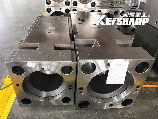 इंजन फ्रंट सिलेंडर हेड के लिए KS80 KS100 KS120 Hydraulic Breaker स्पेयर पार्ट्स